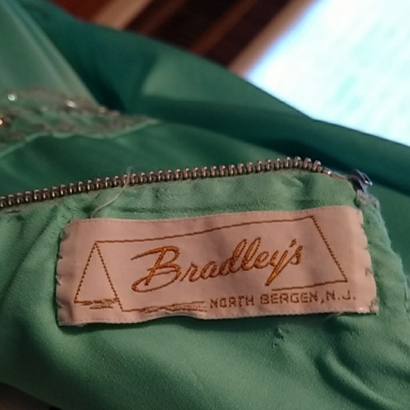 Dress - Picture 6 of 7